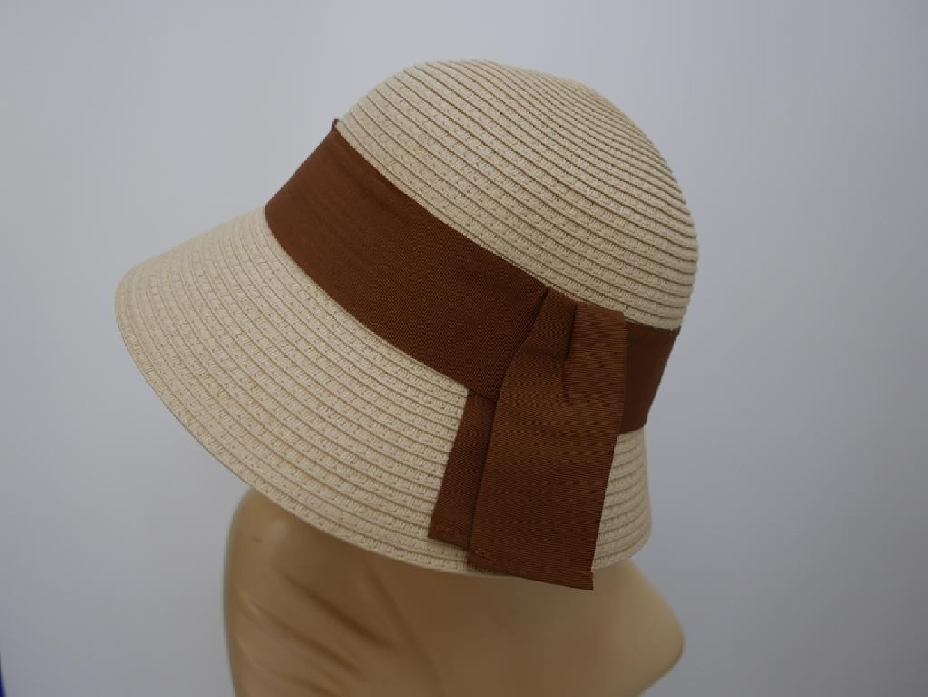 Słomkowy beżowy letni  kapelusz klosz do 58cm