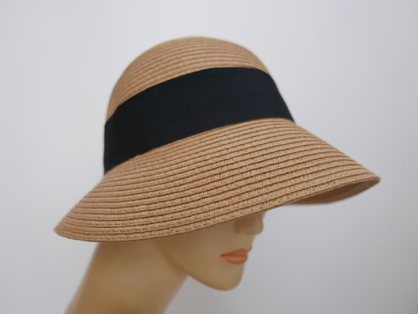 Słomkowy jasny brąz letni  kapelusz klosz do 58cm