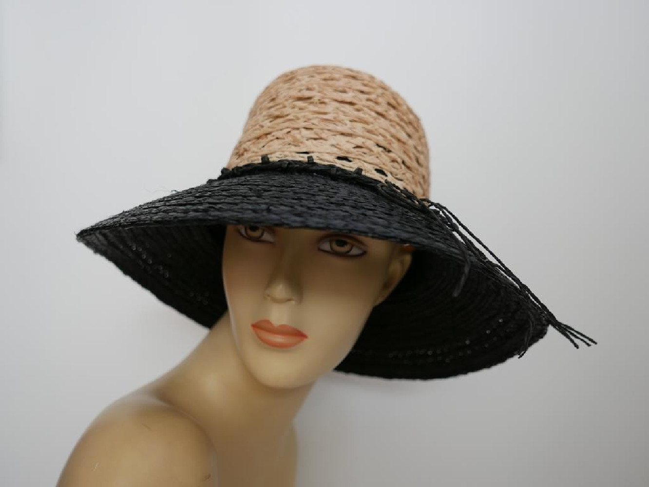 Bezowo czarny letni  kapelusz klosz do 58cm
