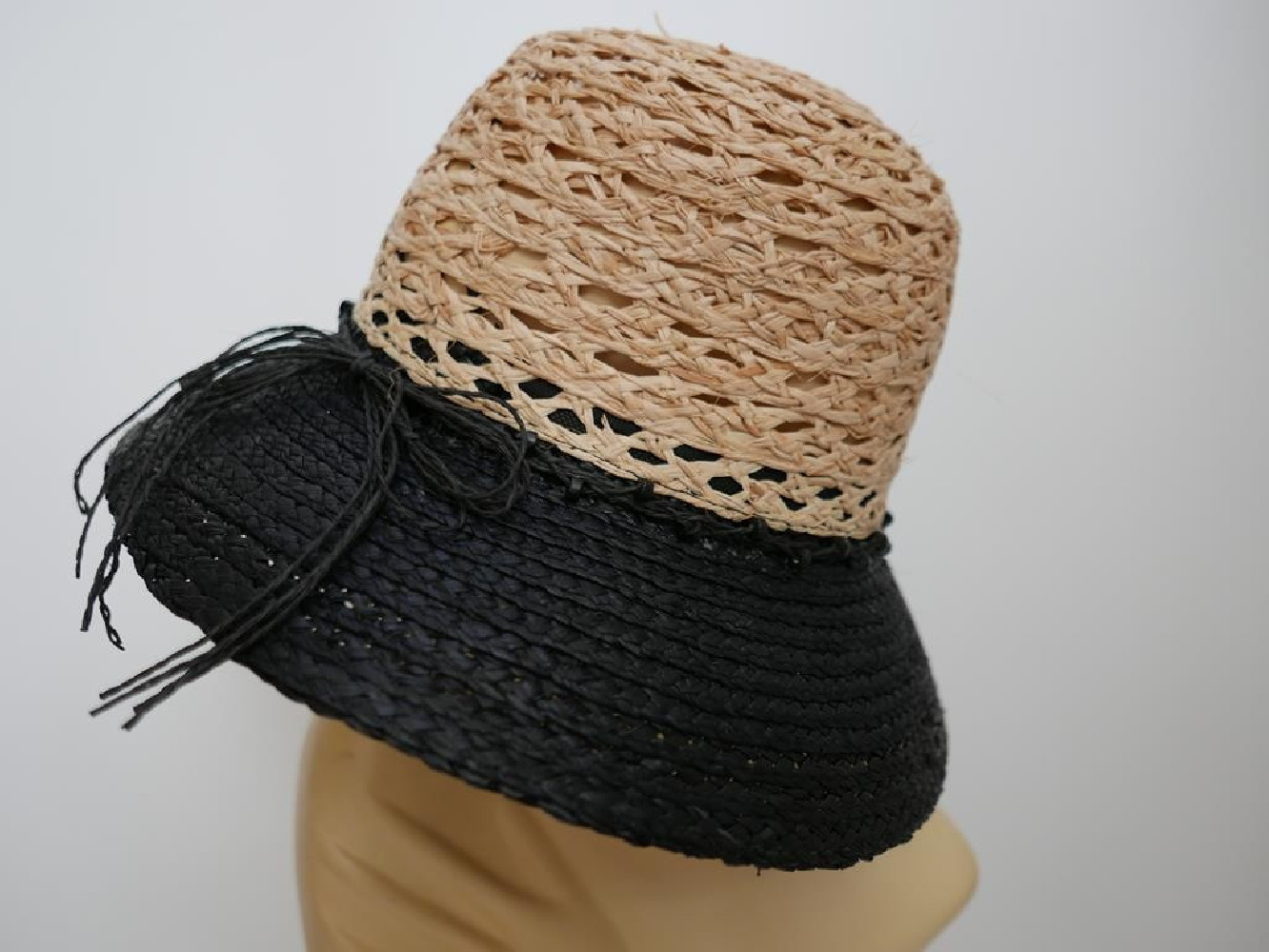 Bezowo czarny letni  kapelusz klosz do 58cm