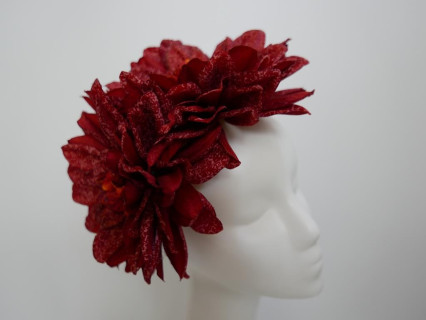 Czerwone dalie fascynator na opasce
