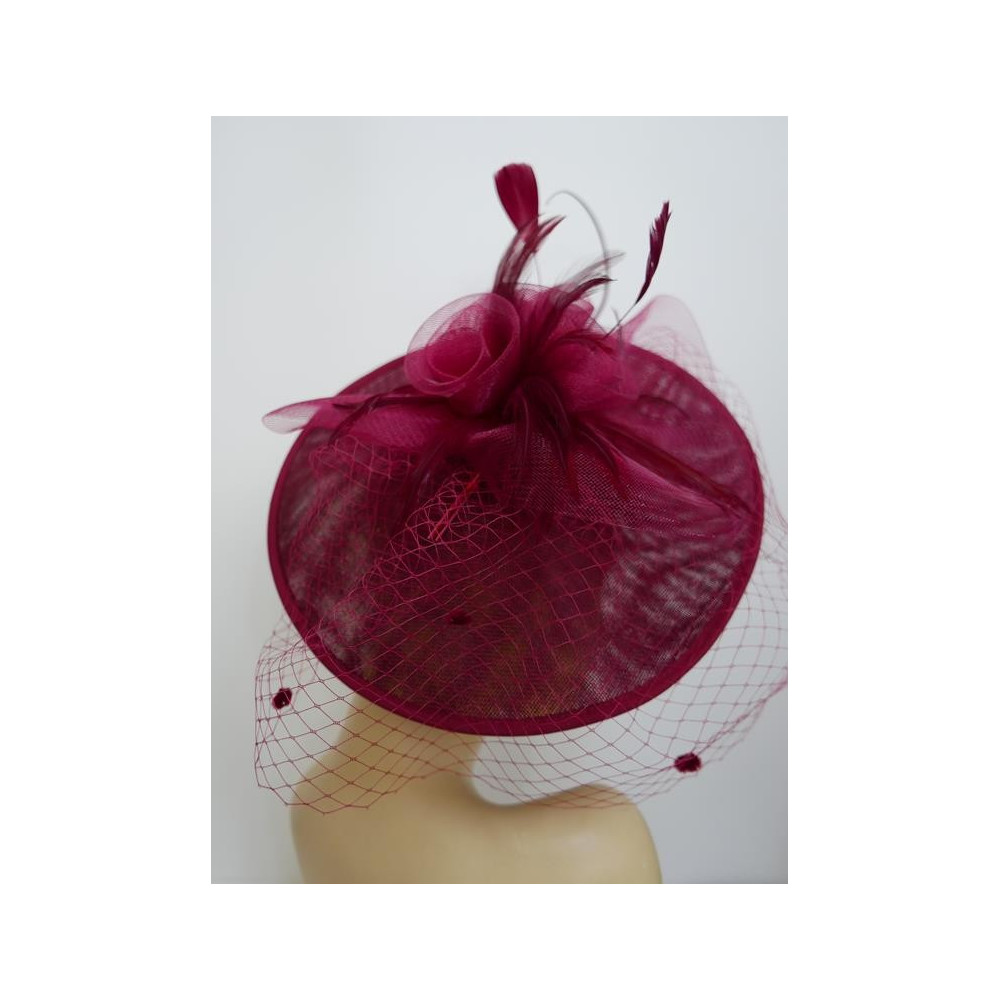 Bordowy kapelusz koktajlowy dysk z lnu z woalką