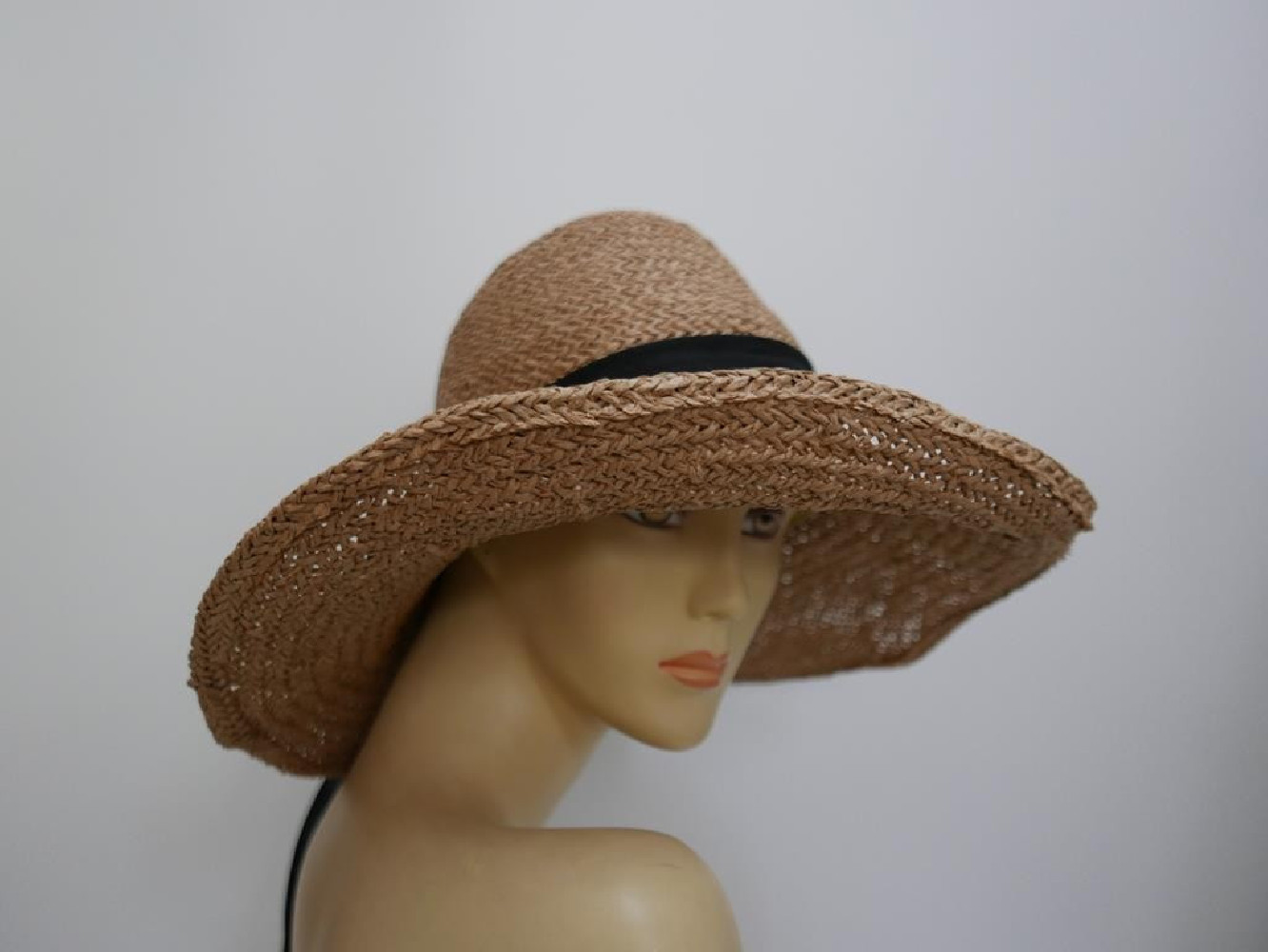 Beżowy pleciony słomkowy letni  kapelusz do 59 cm