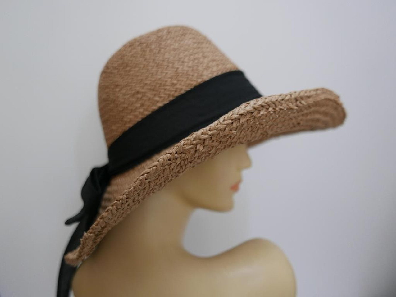 Beżowy pleciony słomkowy letni  kapelusz do 59 cm