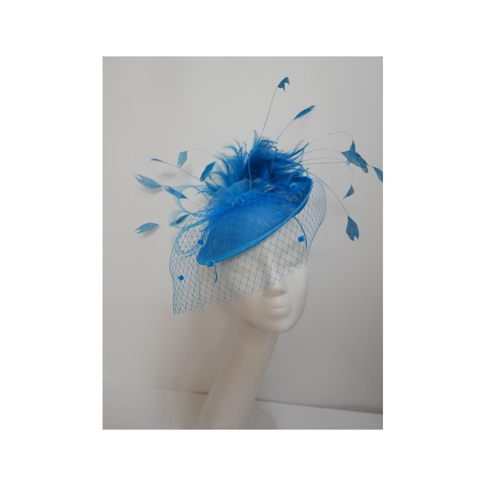 Niebieski kapelusz koktajlowy dysk z sinamay z woalką