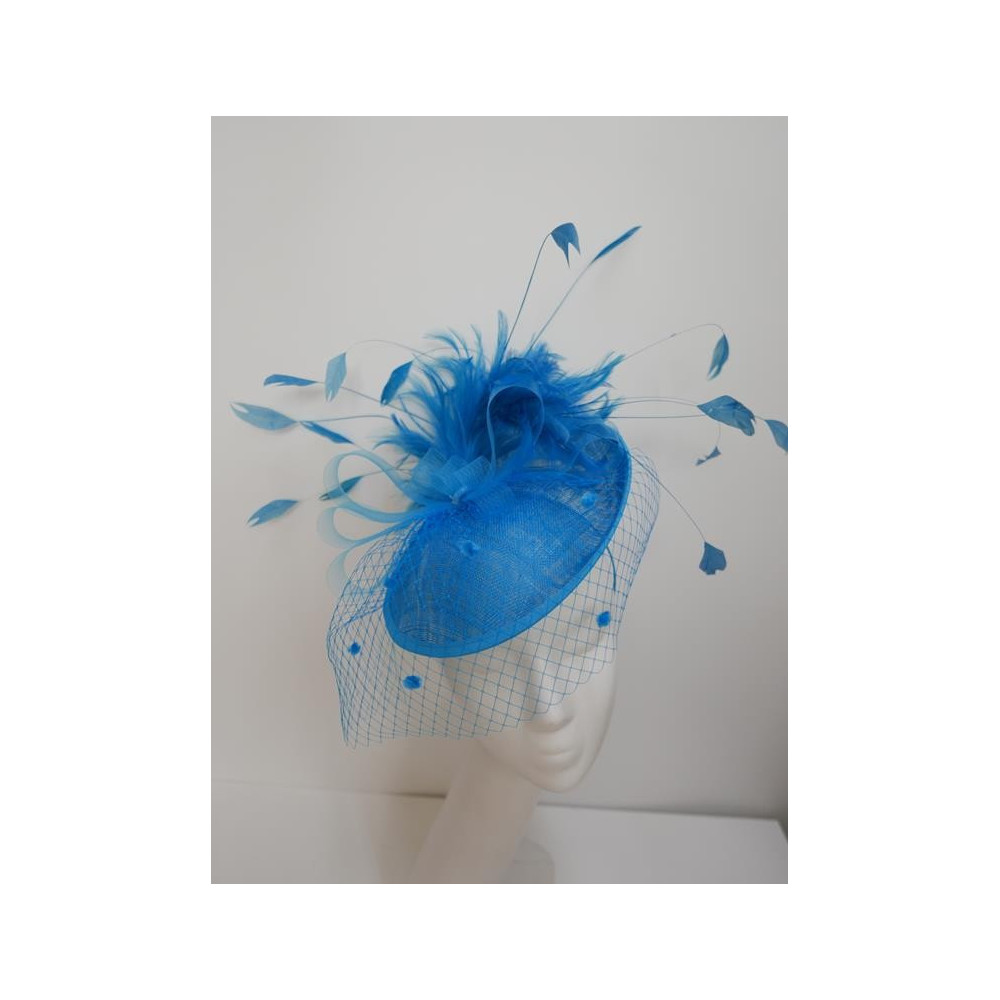 Niebieski kapelusz koktajlowy dysk z sinamay z woalką