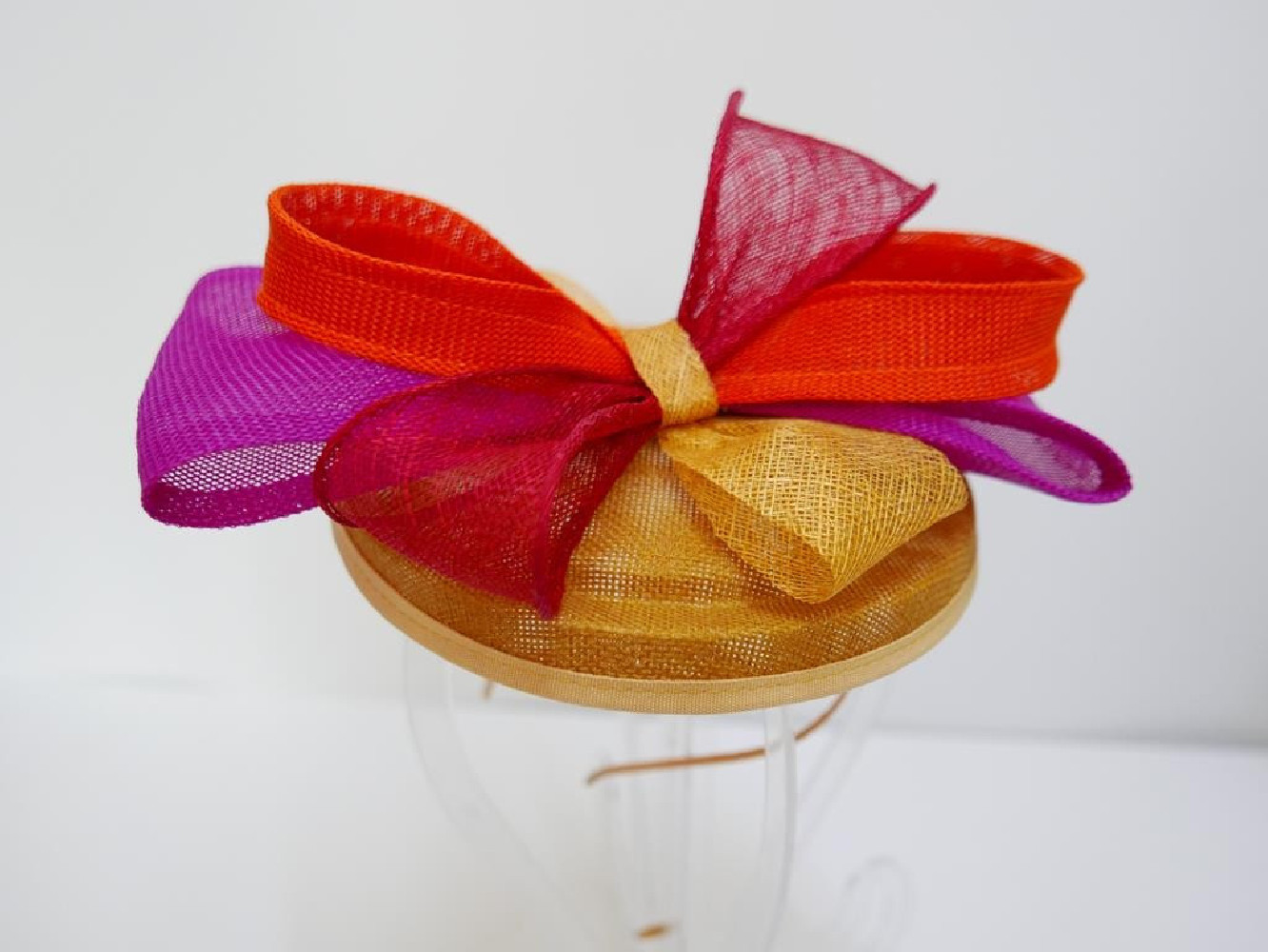 Kolorowy fascynator z lnu i sinamay