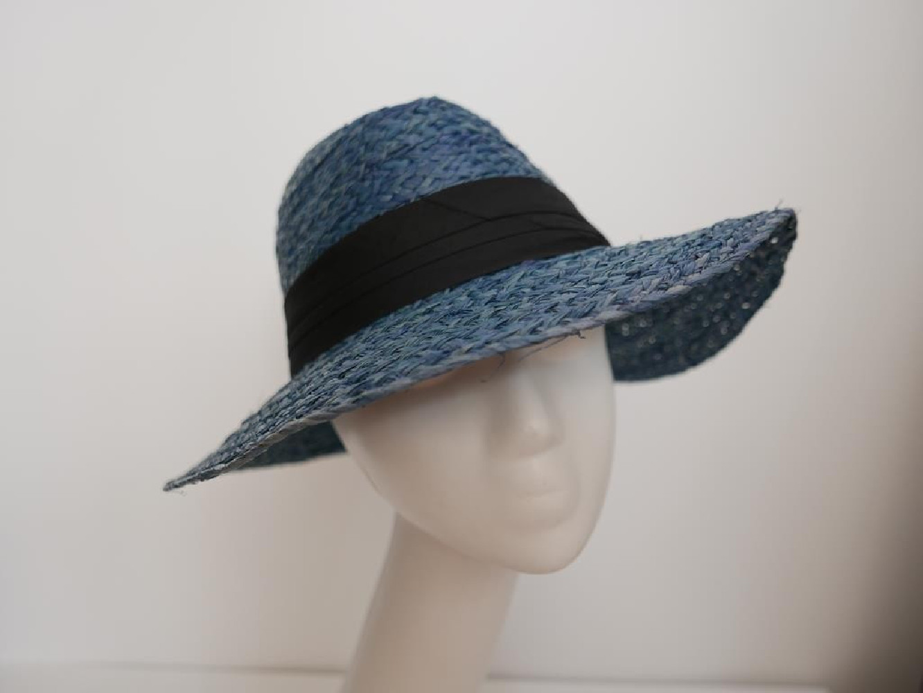 Rafia niebieski kapelusz naturalny do 59 cm regulowany