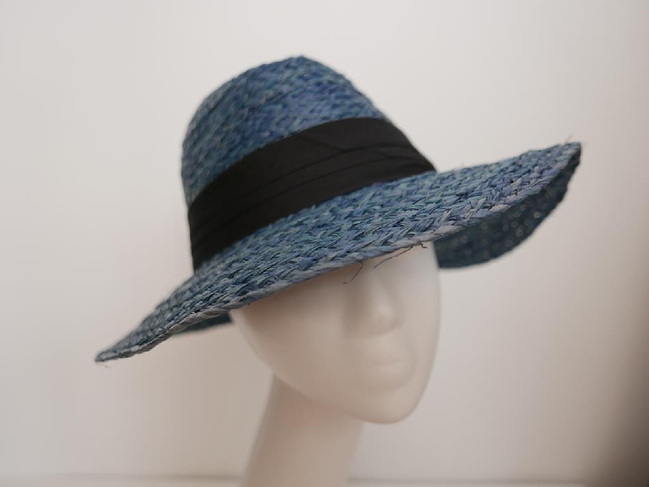 Rafia niebieski kapelusz naturalny do 59 cm regulowany