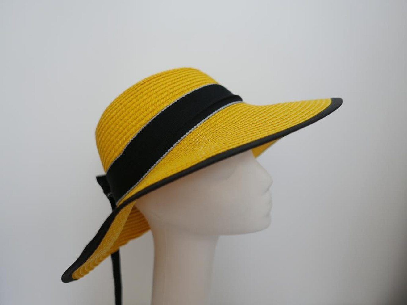 Żółty słomkowy letni  kapelusz  56-57 cm