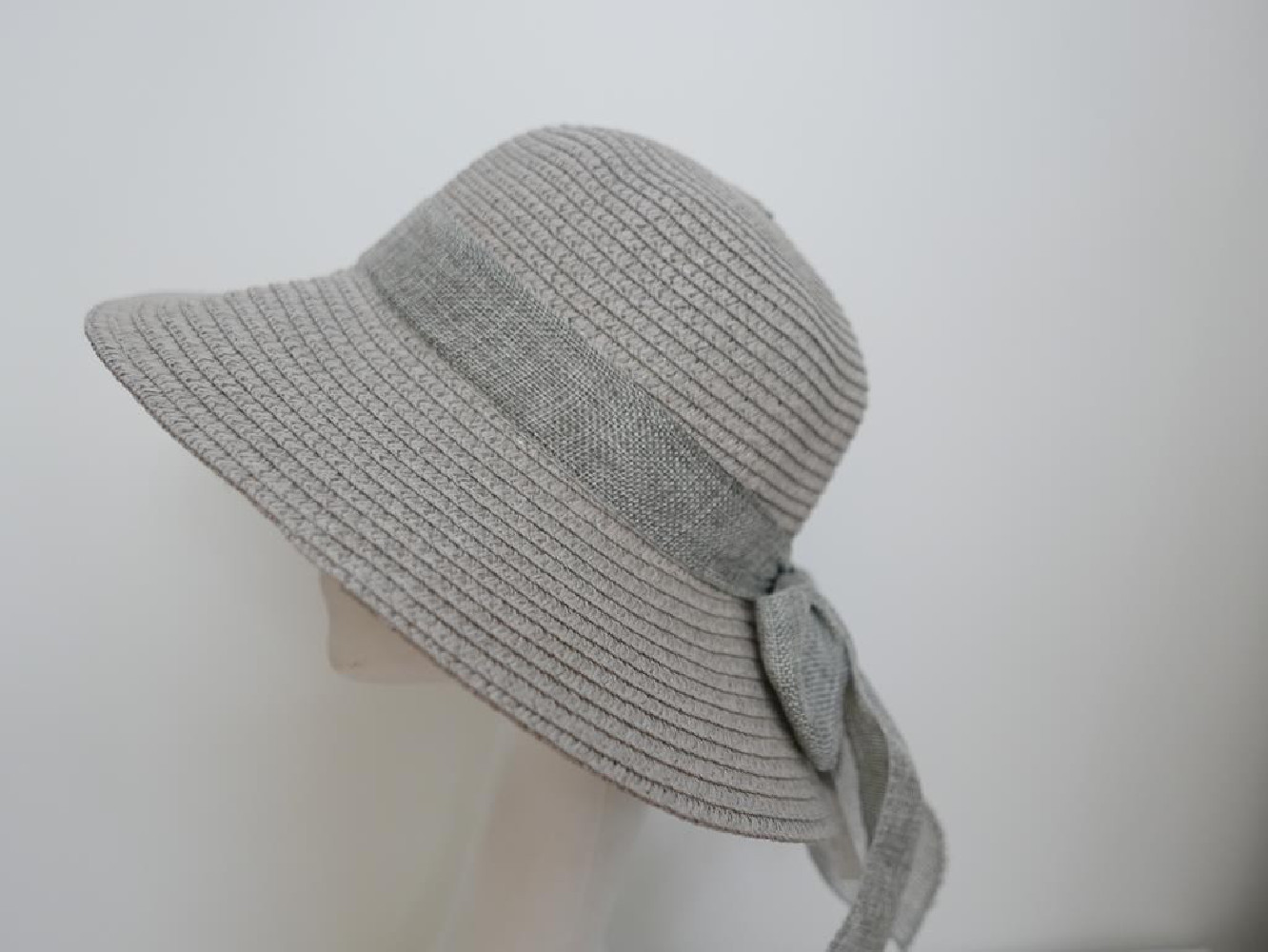 Szary słomkowy letni  kapelusz  56-57 cm