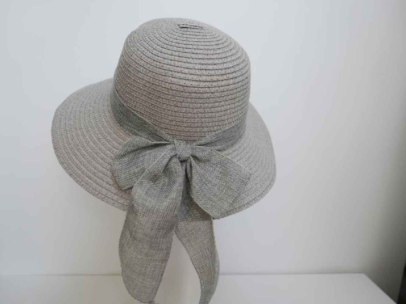 Szary słomkowy letni  kapelusz  56-57 cm