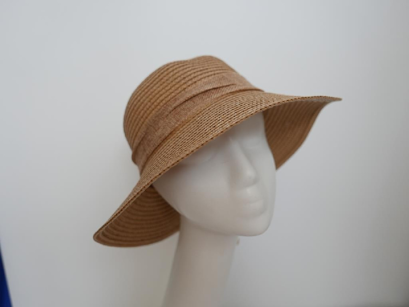 Beżowy słomkowy letni  kapelusz  55-56 cm