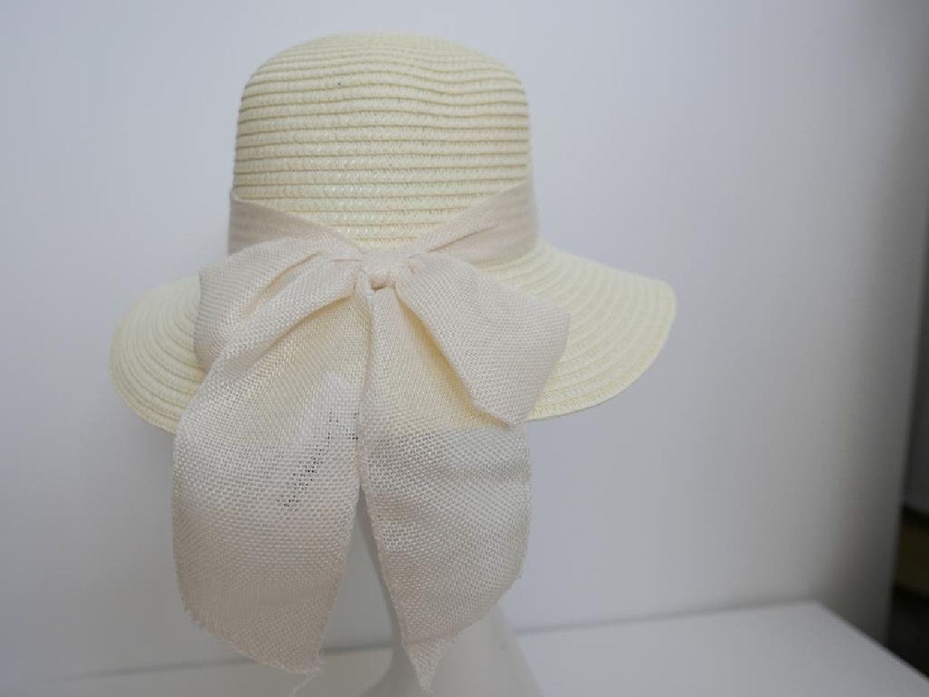 Kremowy słomkowy letni  kapelusz  55-56 cm