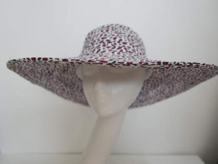 Czerwony wzór letni  kapelusz  tkanina 58-60 cm