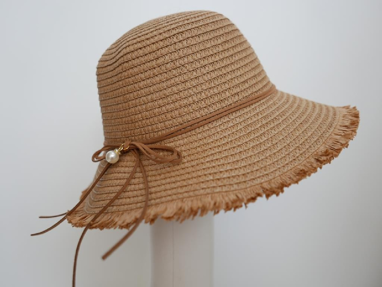 Beżowy słomkowy letni  kapelusz  56-57 cm