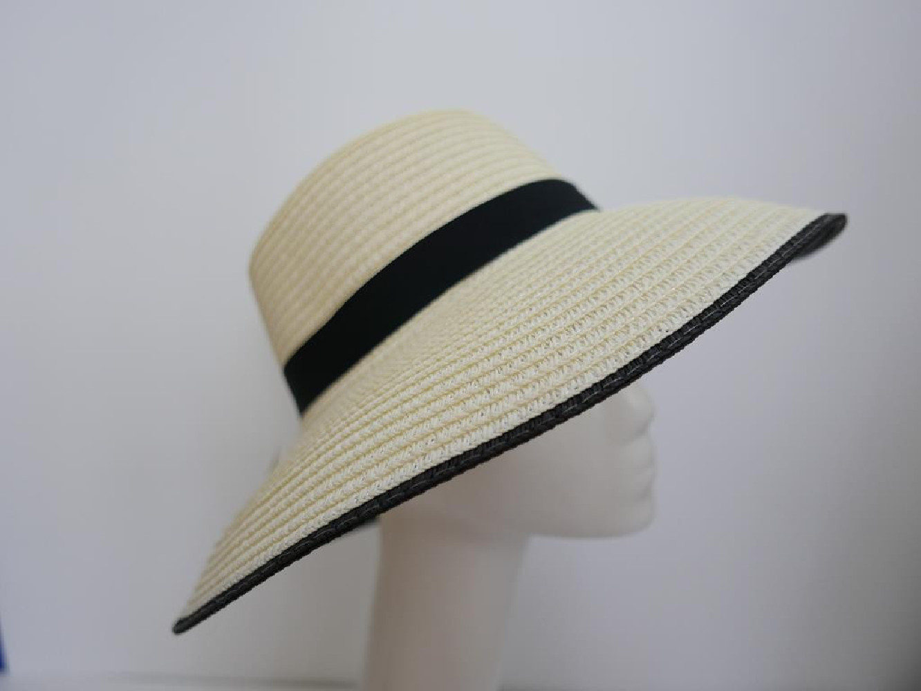 Kremowy słomkowy letni  kapelusz  55-56 cm