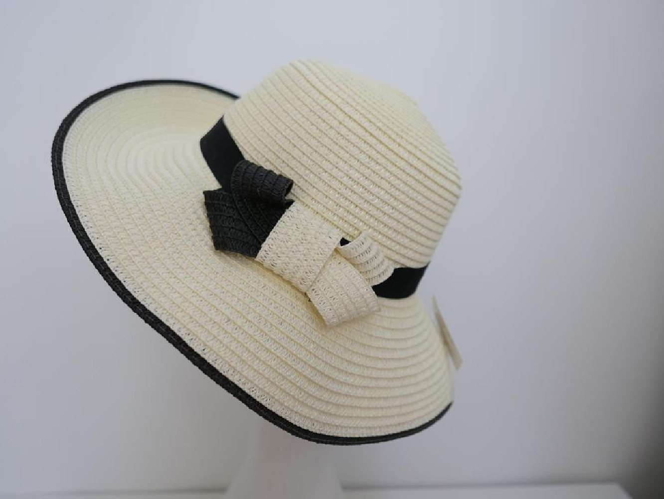 Kremowy słomkowy letni  kapelusz  55-56 cm