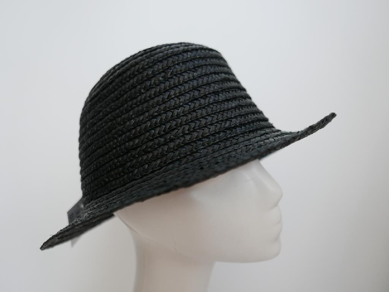 Czarny słomkowy letni  kapelusz do 58-59 cm