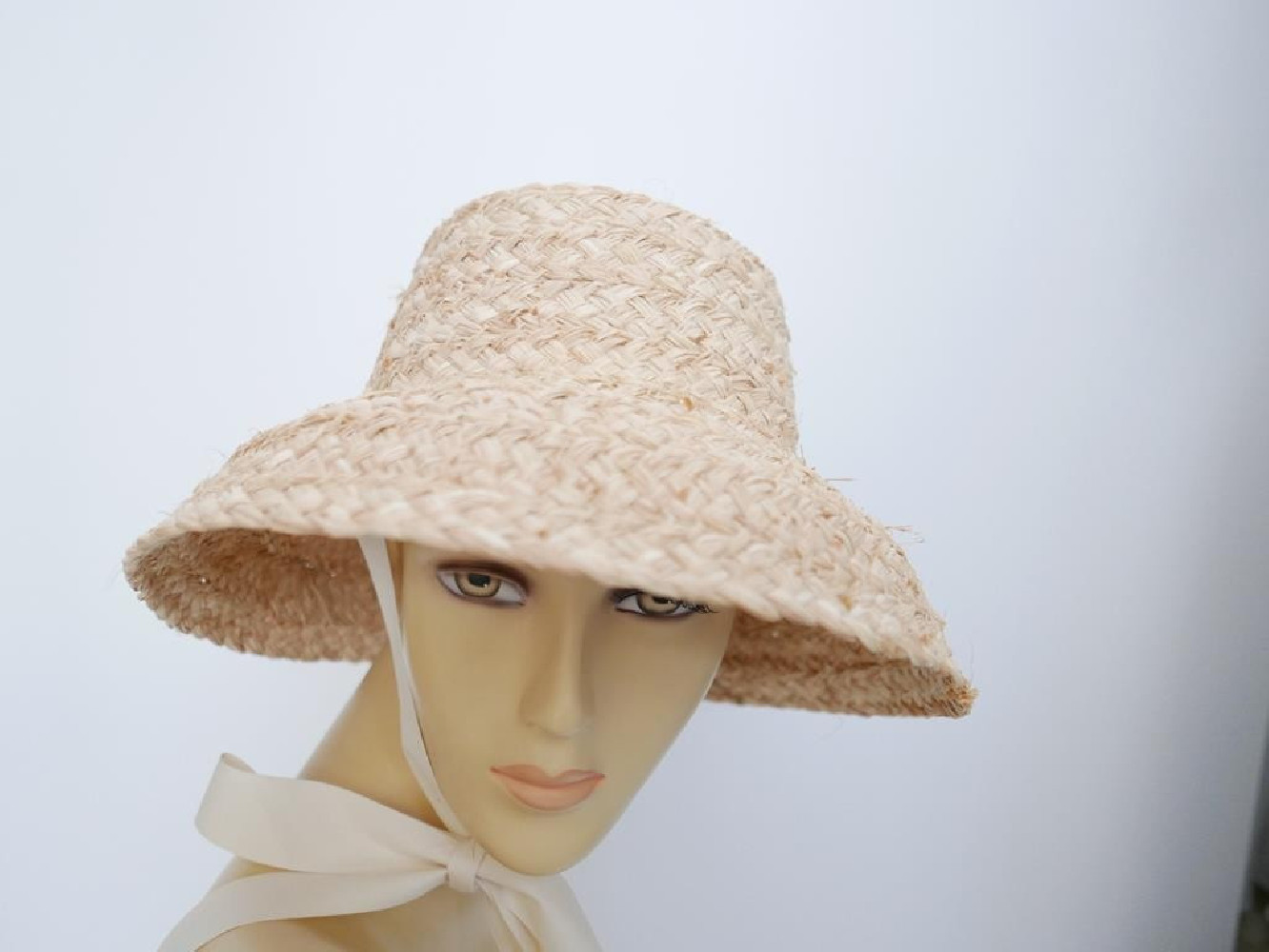 Słomkowy letni  kapelusz klosz do 57 cm