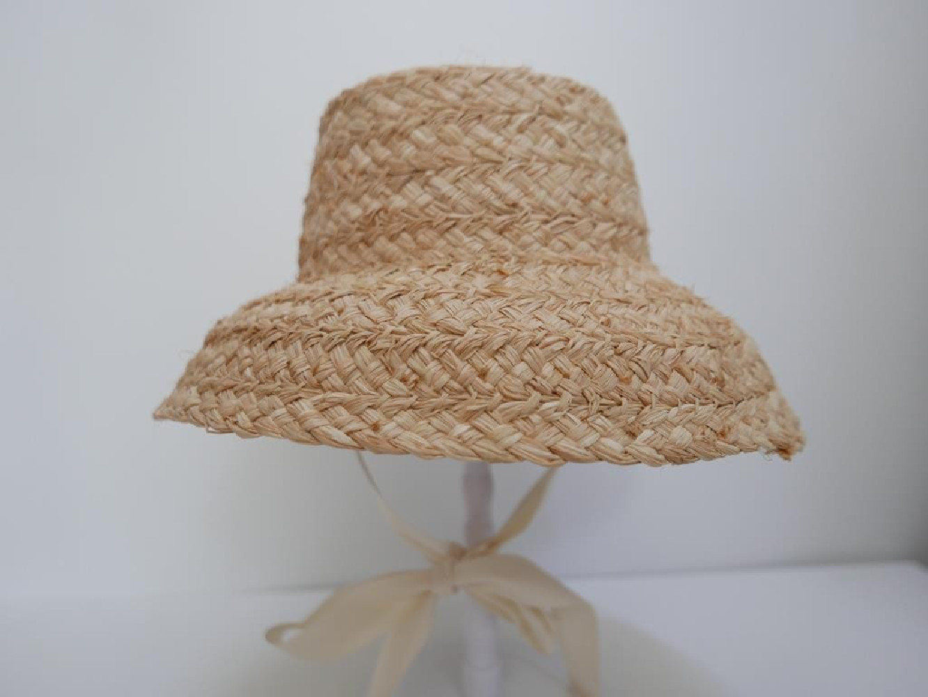 Słomkowy letni  kapelusz klosz do 57 cm