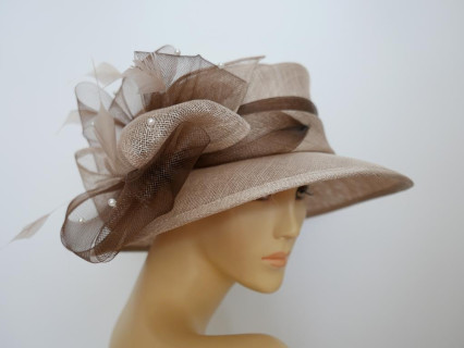 Beżowo brązowy kapelusz z sinamay do 58 cm