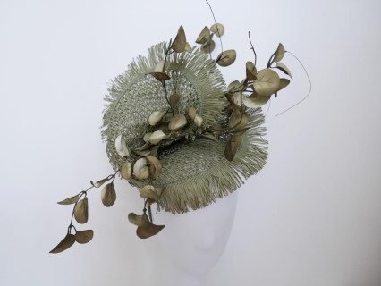 Zielony letni  fascynator z piórami