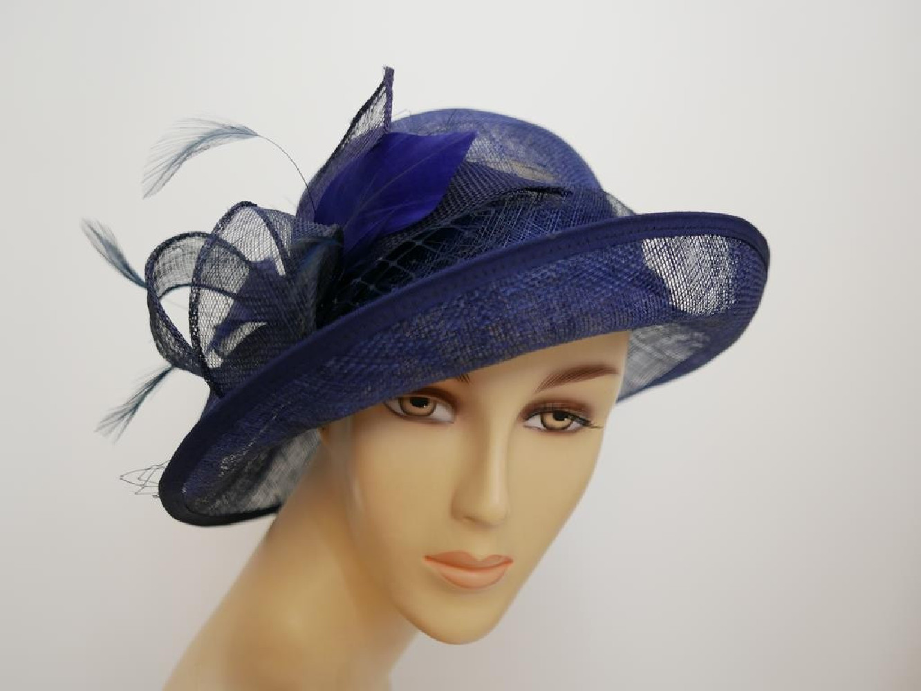 Granatowy kapelusz z sinamay model retro regulowany do 58 cm