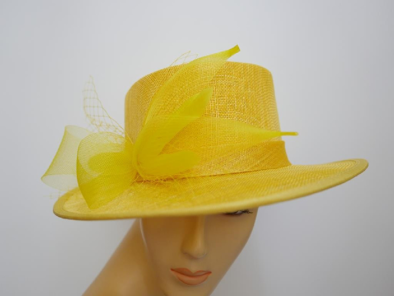 Żółty kanotier z sinamay do 58 cm