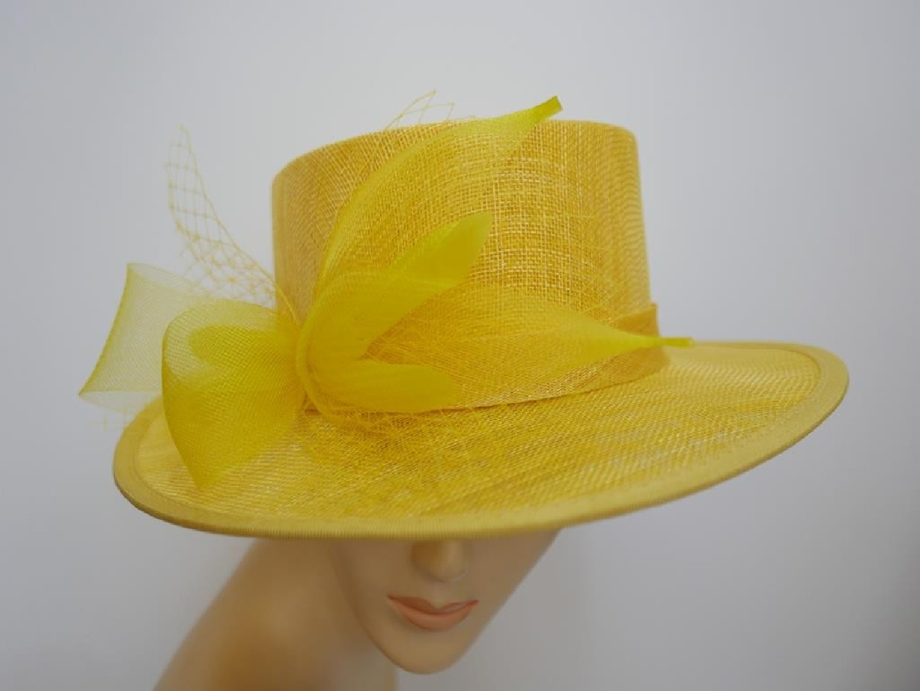 Żółty kanotier z sinamay do 58 cm