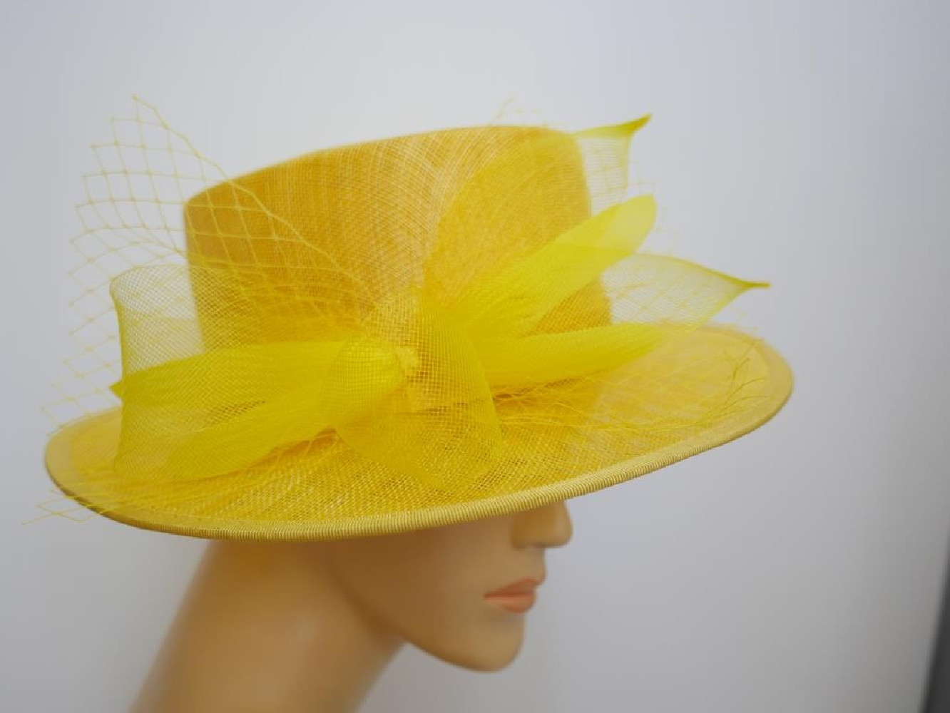 Żółty kanotier z sinamay do 58 cm