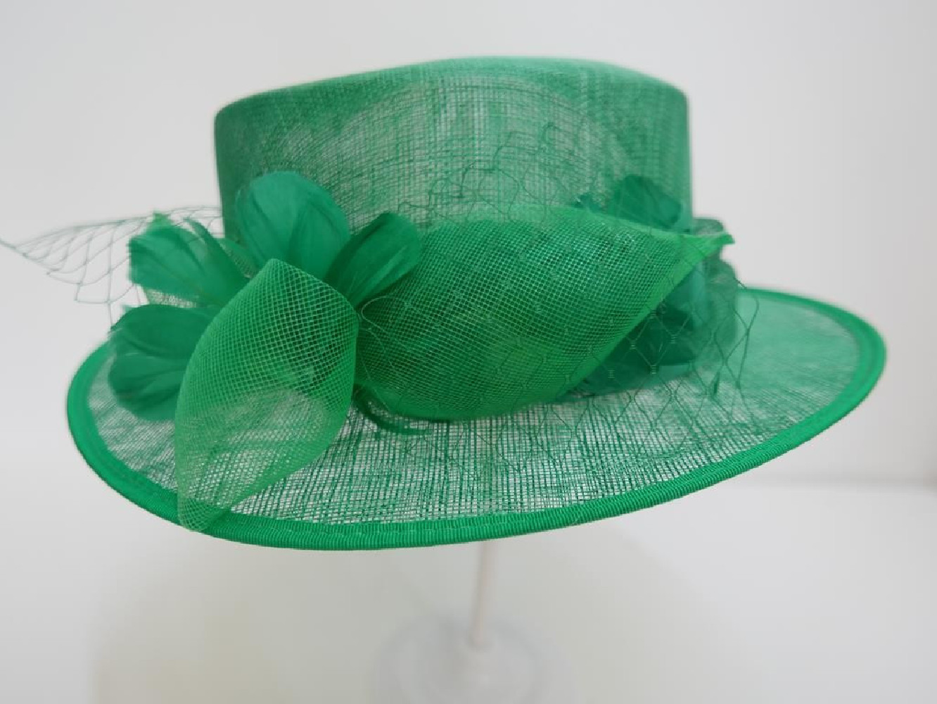 Zielony kanotier z sinamay do 57 cm