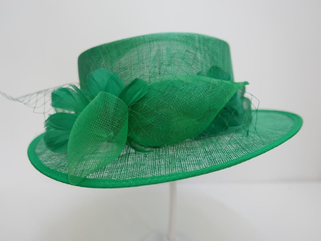 Zielony kanotier z sinamay do 57 cm