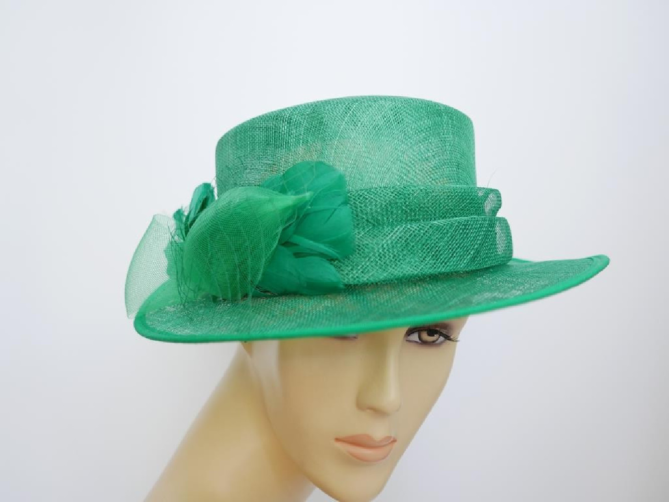 Zielony kanotier z sinamay do 57 cm