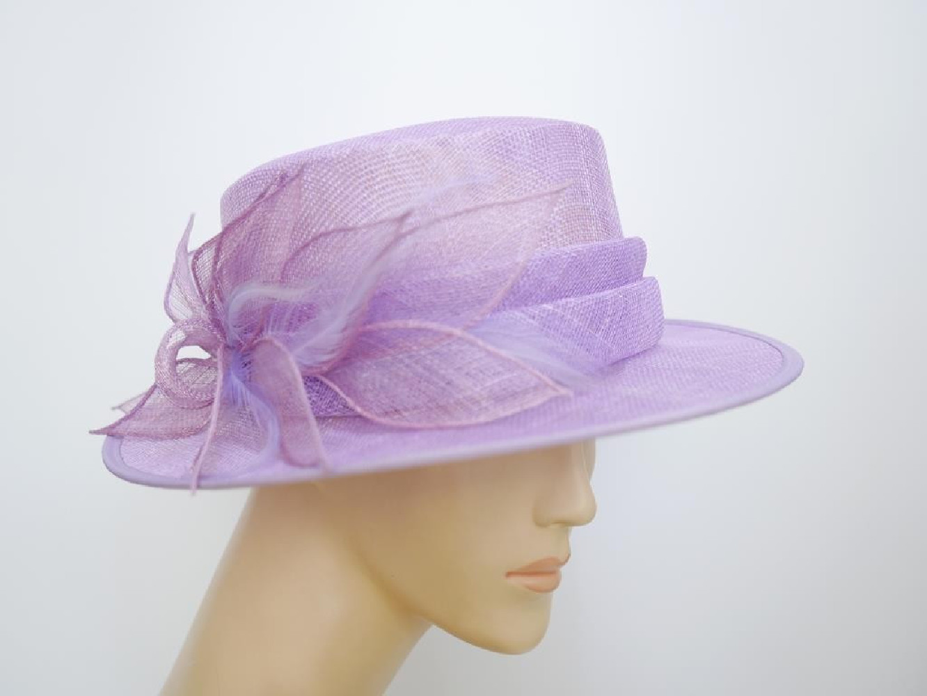 Liliowy kanotier z sinamay do 57 cm