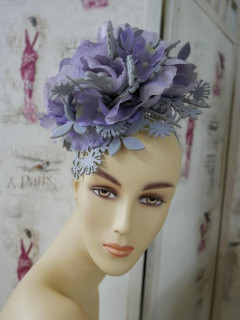 O jak cudownie, szary fascynator na przepasce