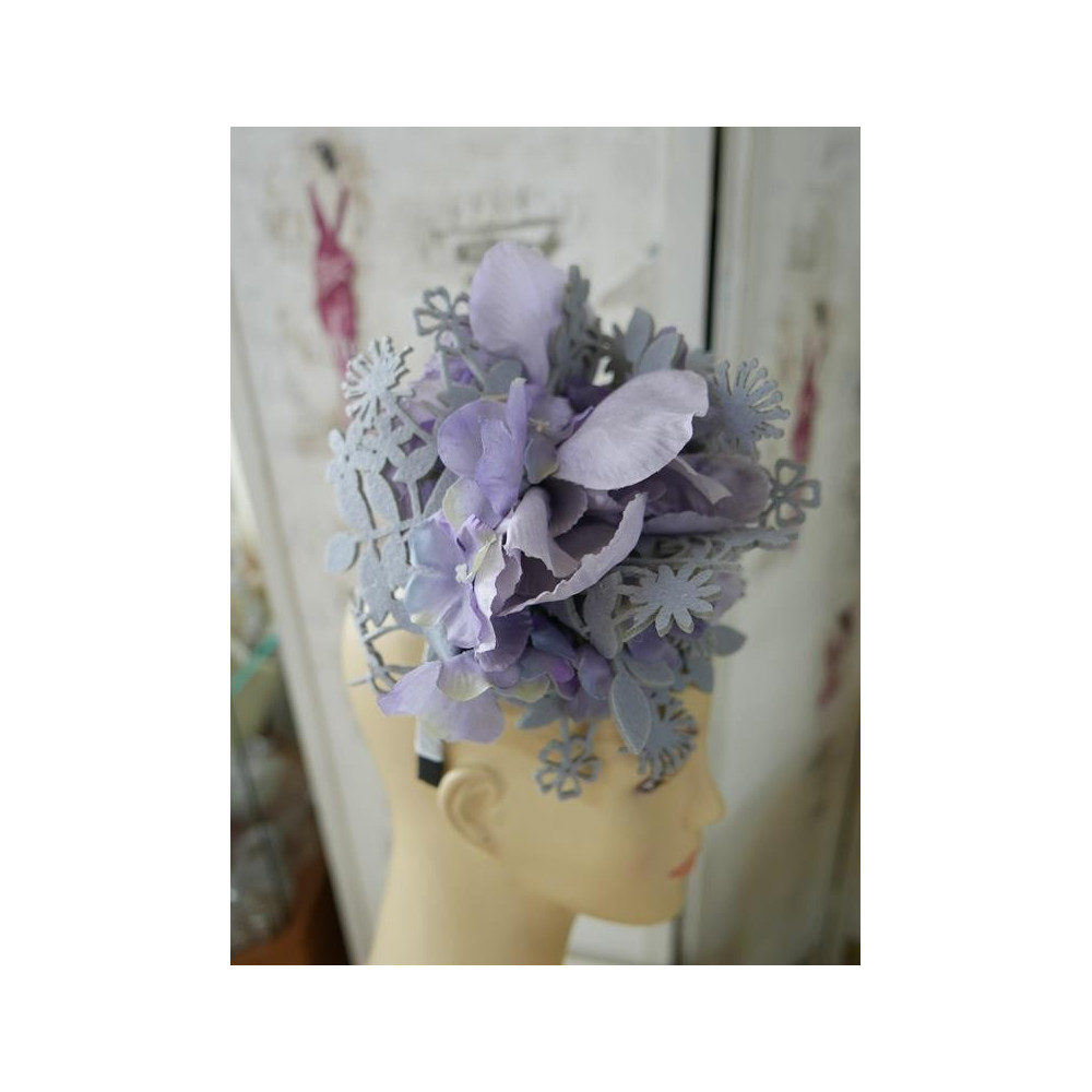 O jak cudownie, szary fascynator na przepasce