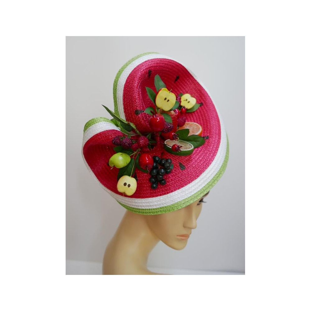 Owocowy fascynator na przepasce