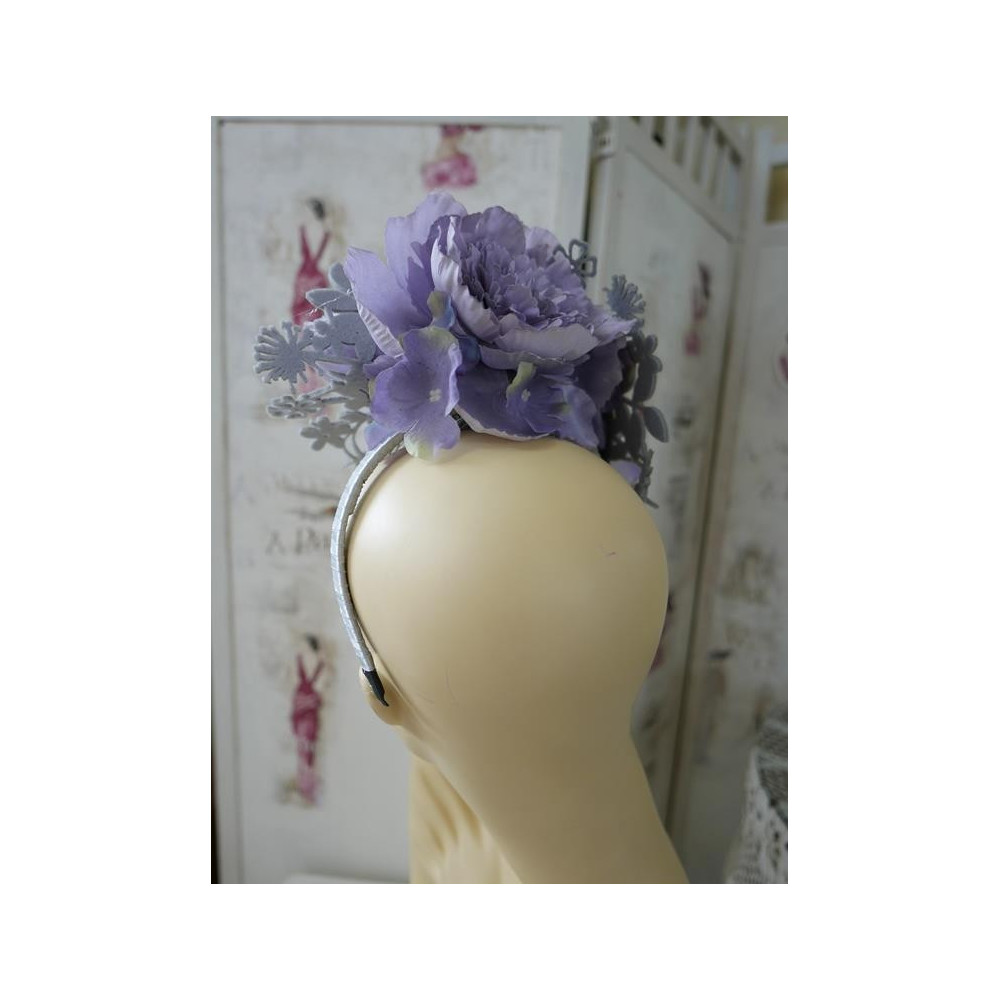 O jak cudownie, szary fascynator na przepasce