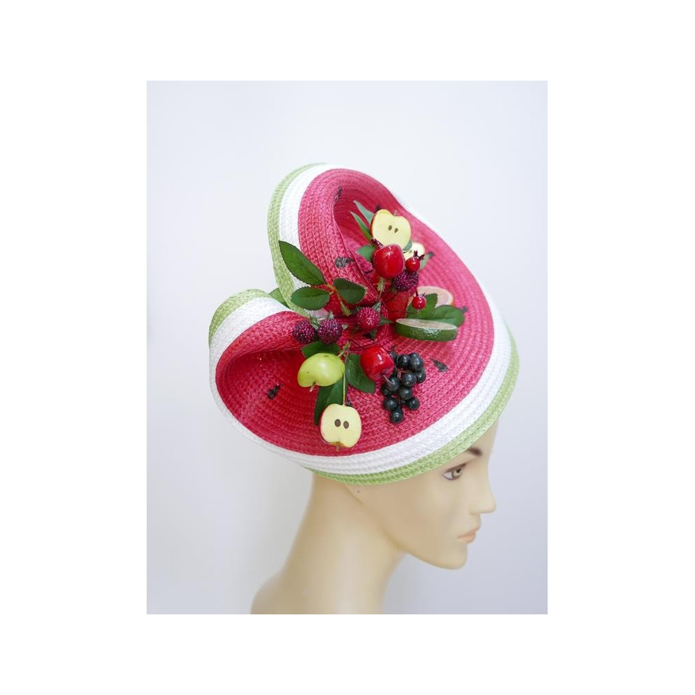 Owocowy fascynator na przepasce