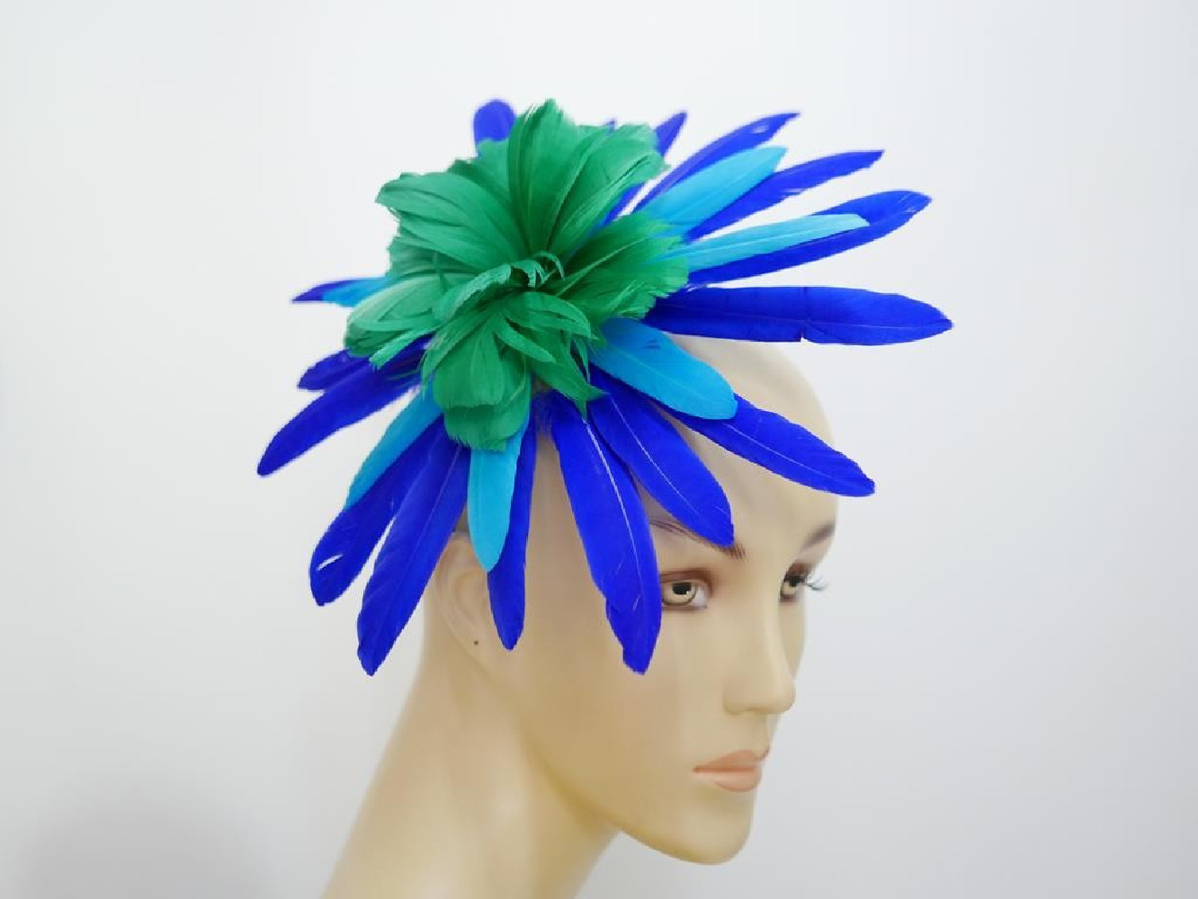 Niebiesko turkusowo zielony fascynator  z piór