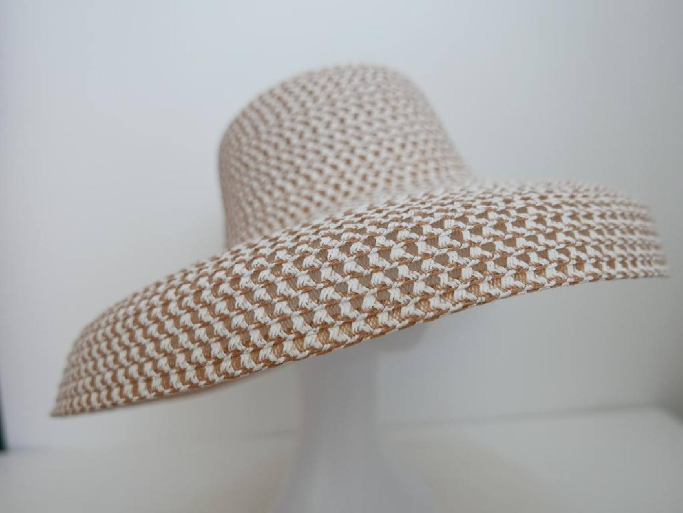 Kapelusz w stylu Audrey bezowo biały do 56 cm