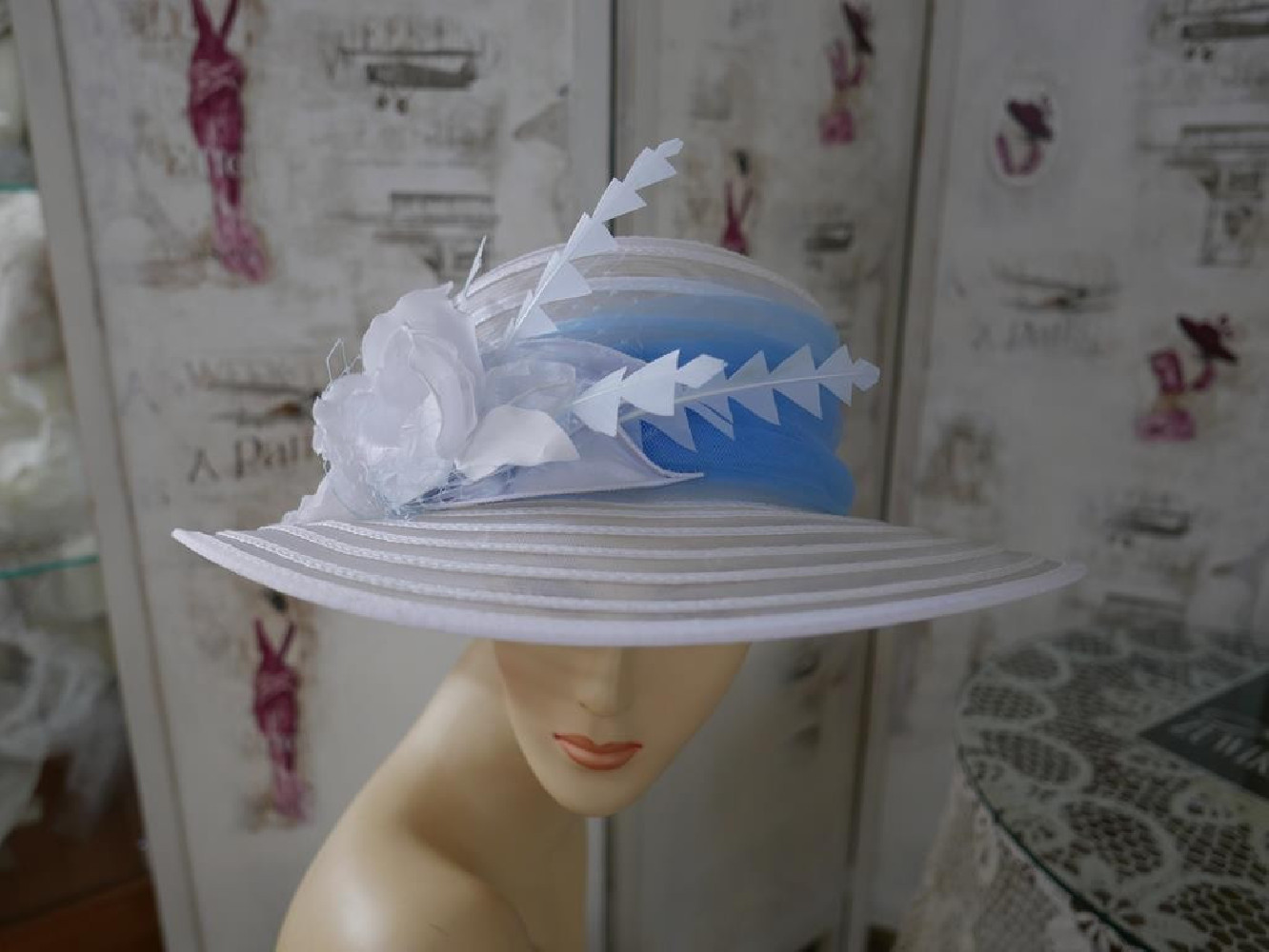 California biało błękitny kapelusz do 57 cm regulowany