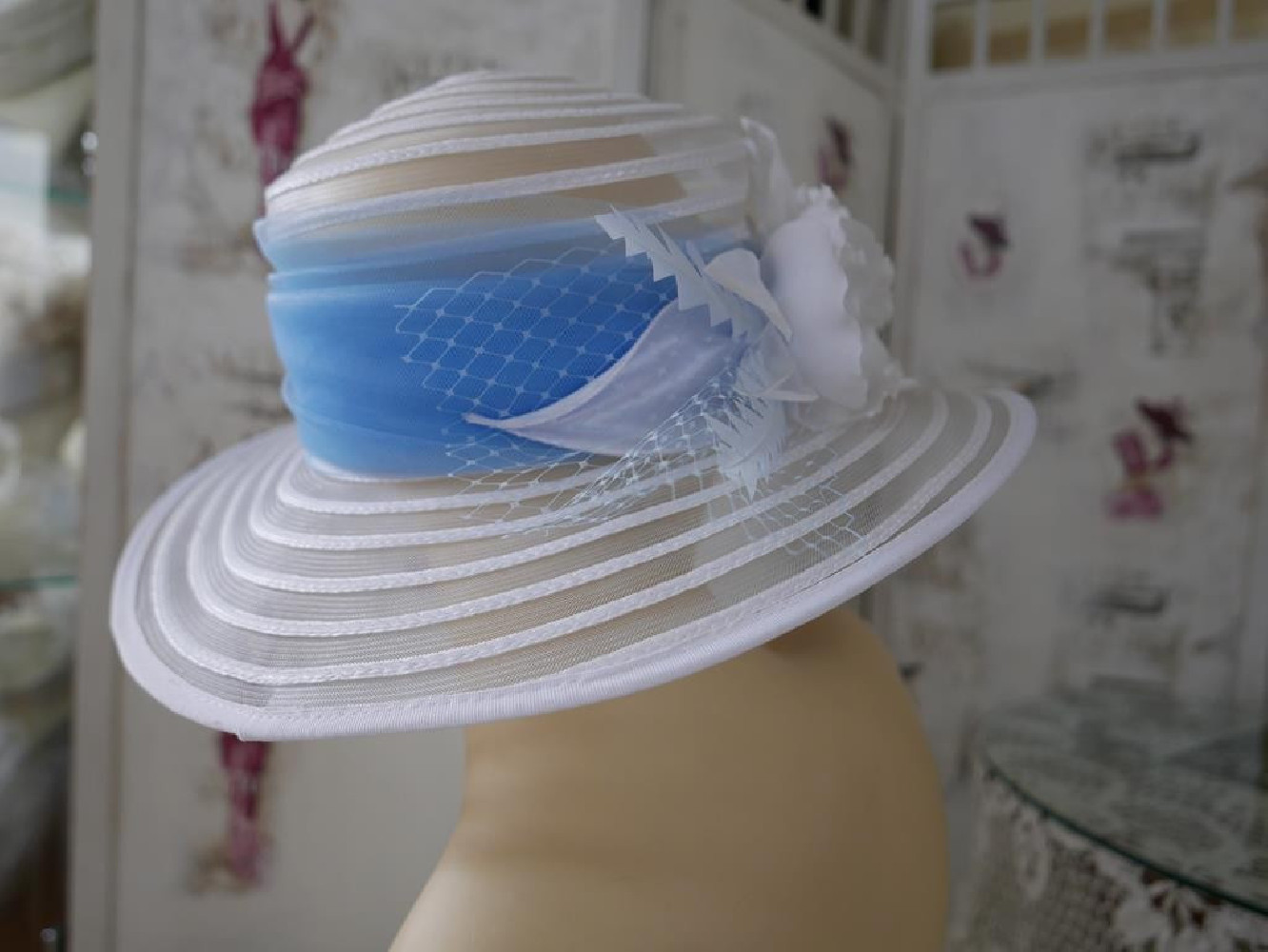 California biało błękitny kapelusz do 57 cm regulowany