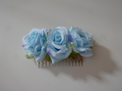 Błękitne róże stroik na grzebyku