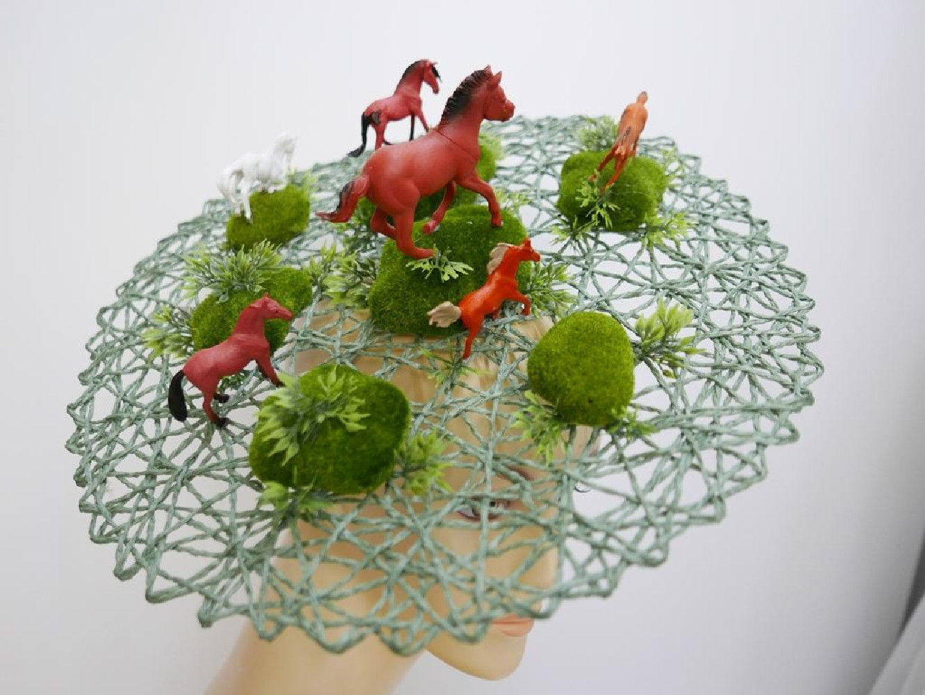 Koniki  zabawny fascynator na opasce