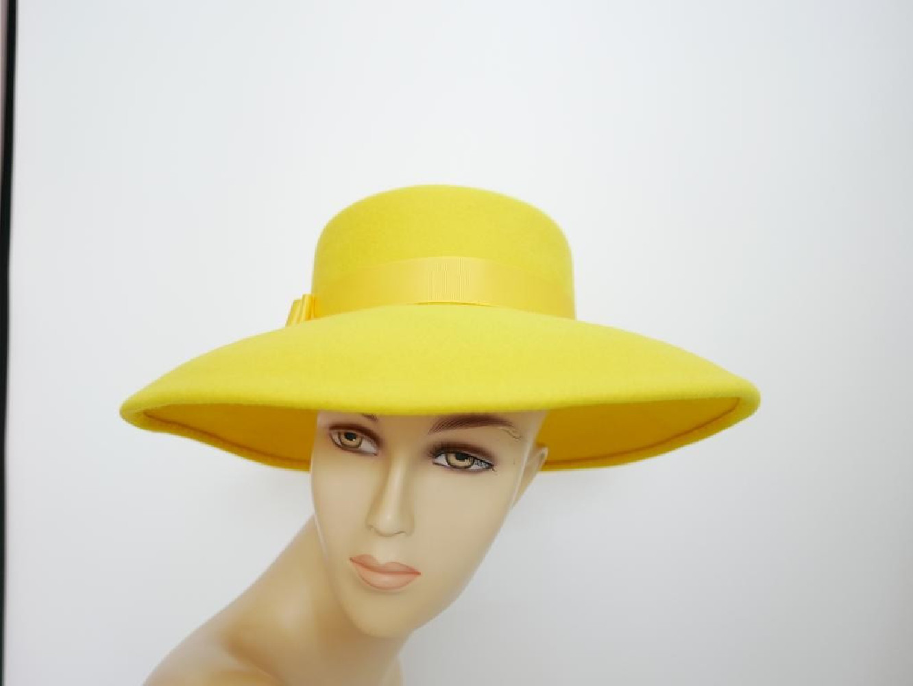 Margarita żółty kapelusz filcowy 53-56 cm