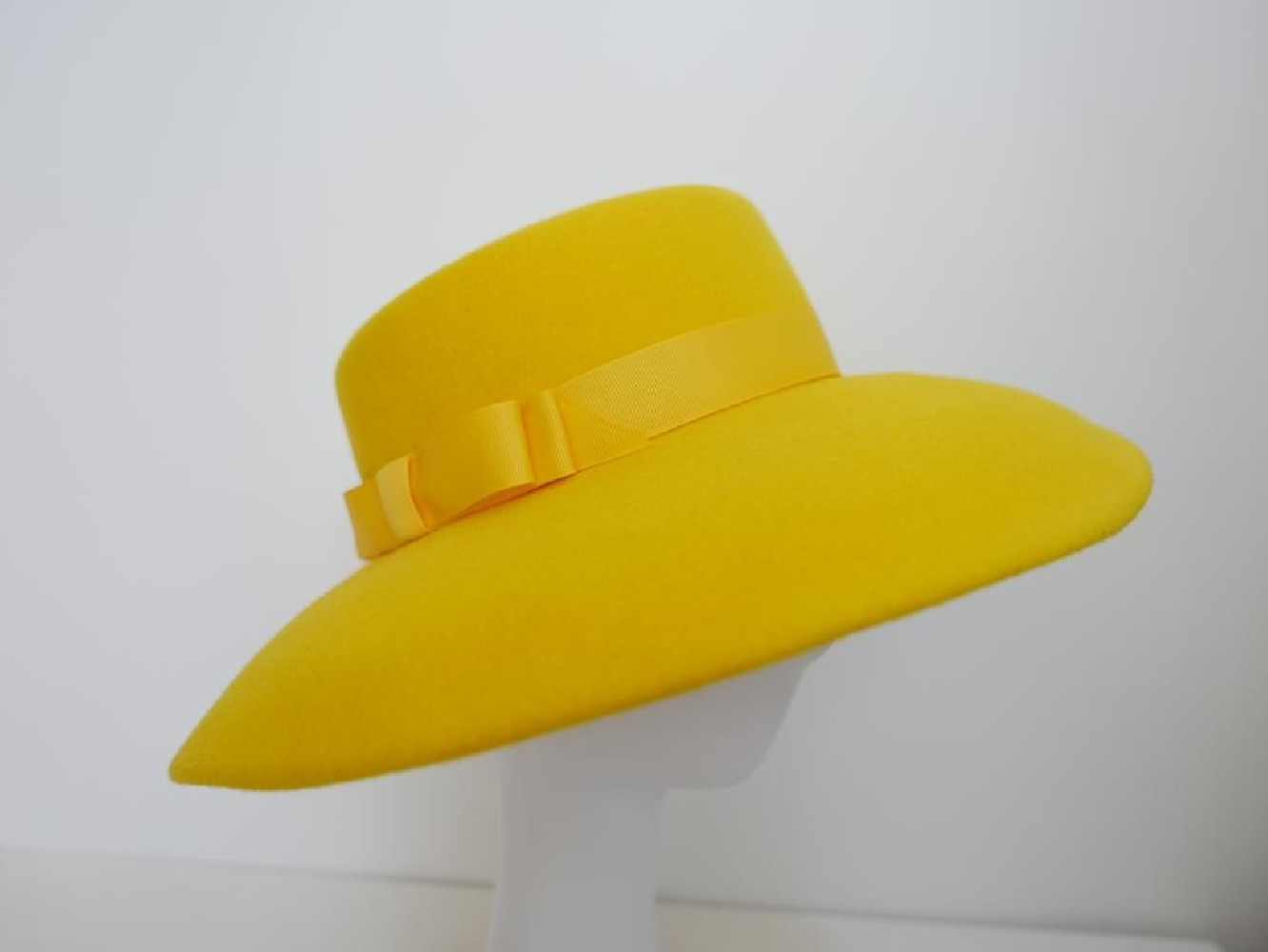 Margarita żółty kapelusz filcowy 53-56 cm