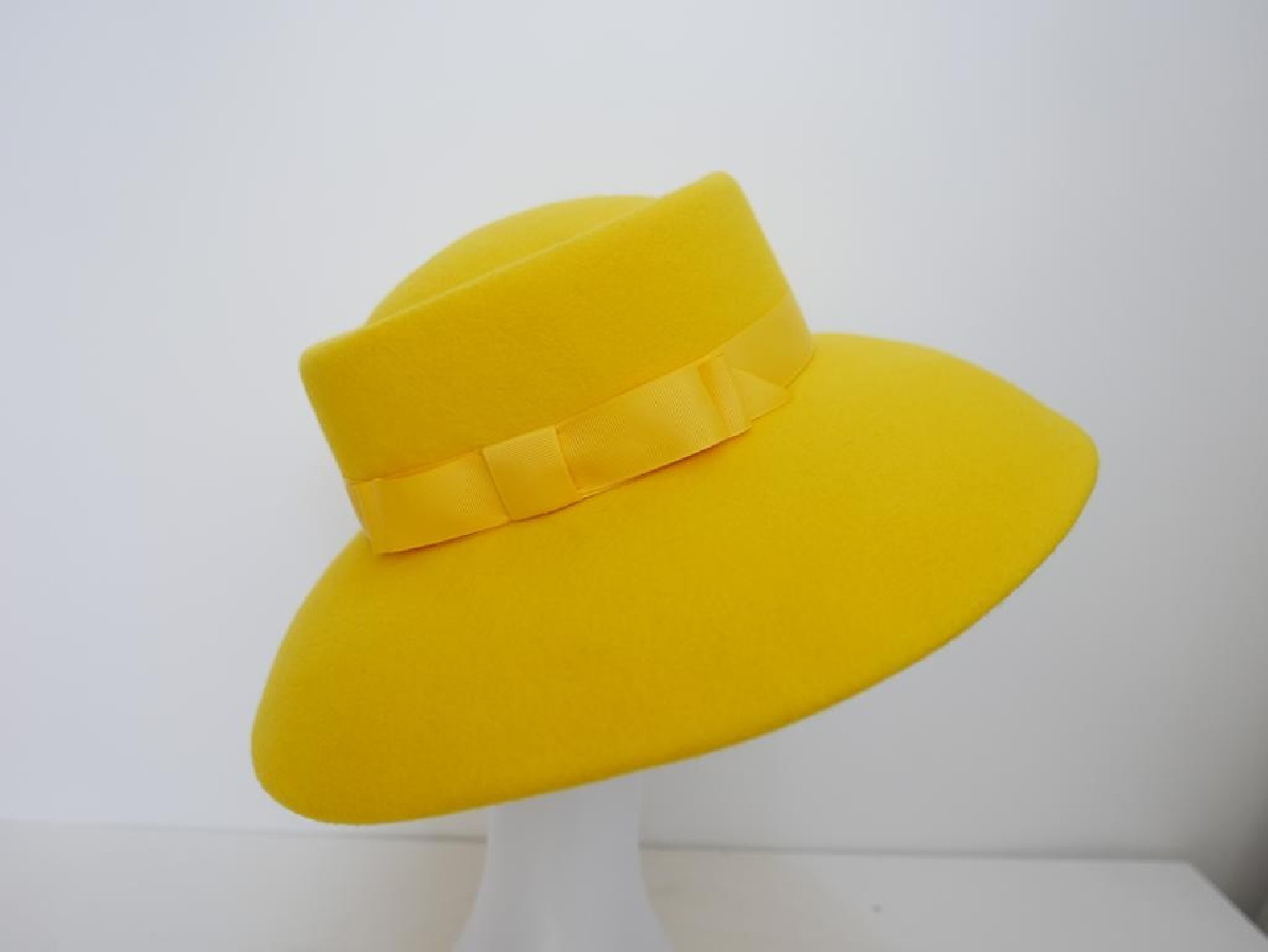 Margarita żółty kapelusz filcowy 53-56 cm