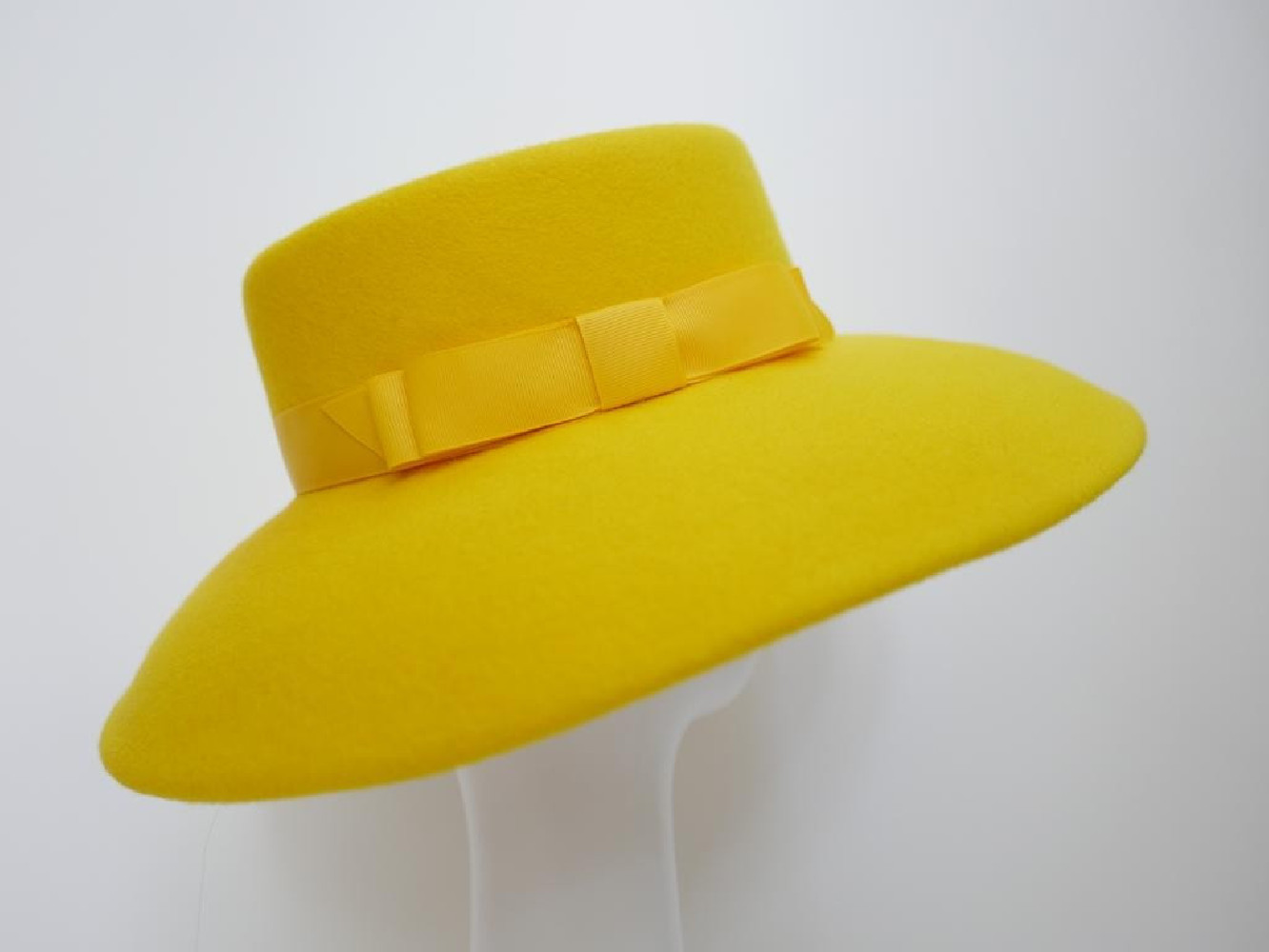 Margarita żółty kapelusz filcowy 53-56 cm